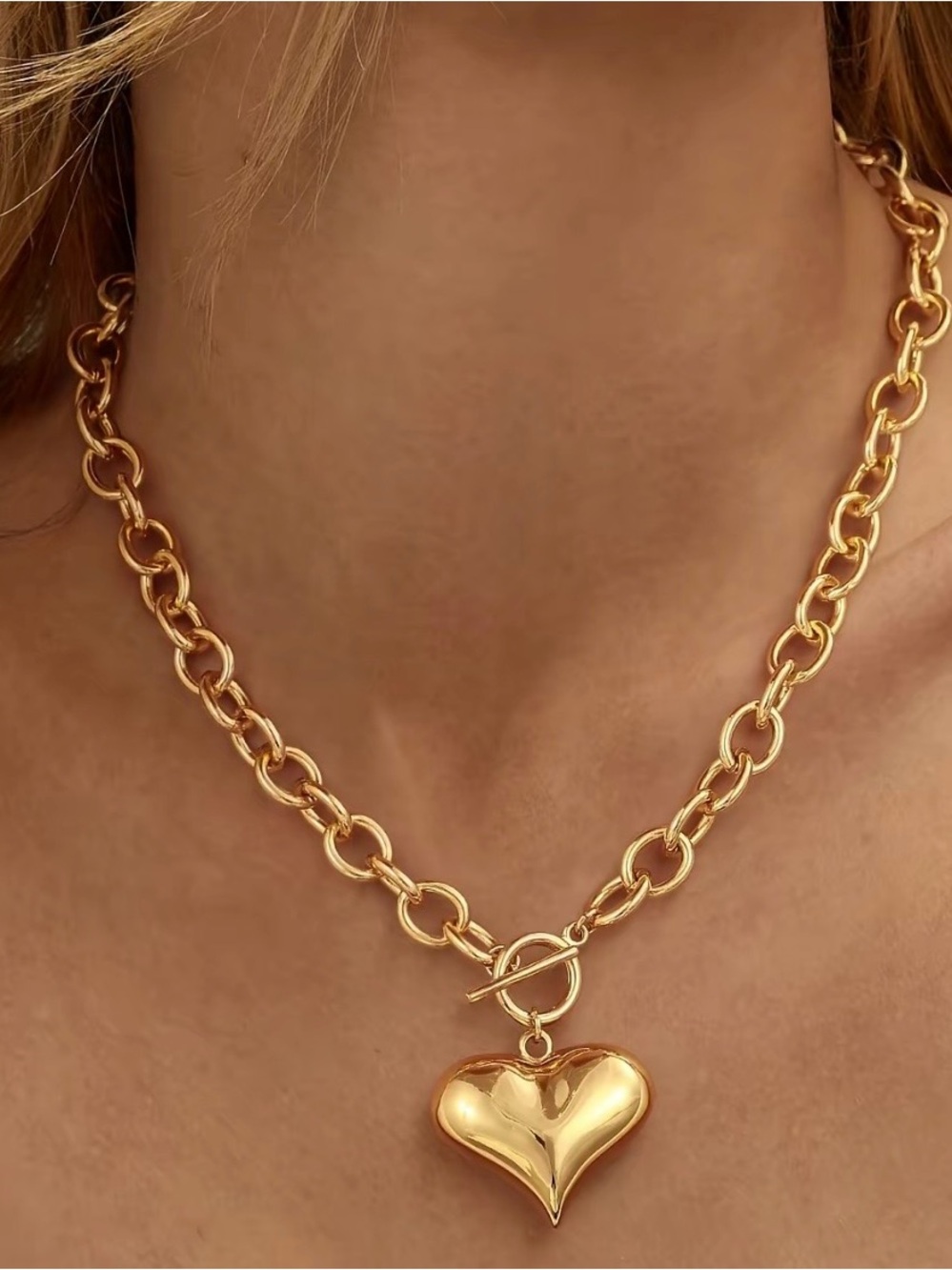 Gold Heart Toggle Chain Necklace Chunky Statement Necklace NWT Gift Box
